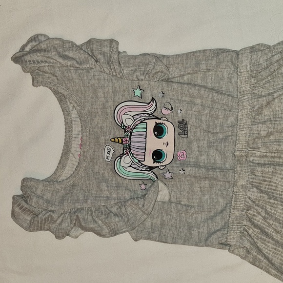 Girl's Top and LOL Top/shorts, Both are Sz 5, in Excellent Used Condition - Picture 4 of 6